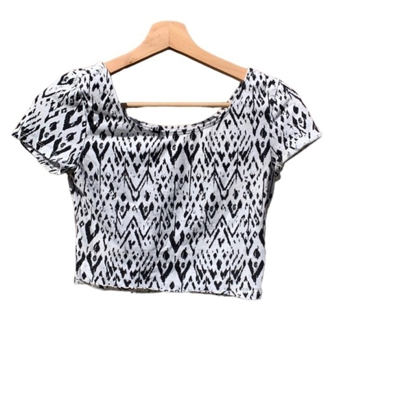 Divided small crop top - Picture 1 of 3